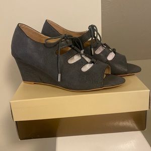 JC Gray Wedge / open toe NWOT